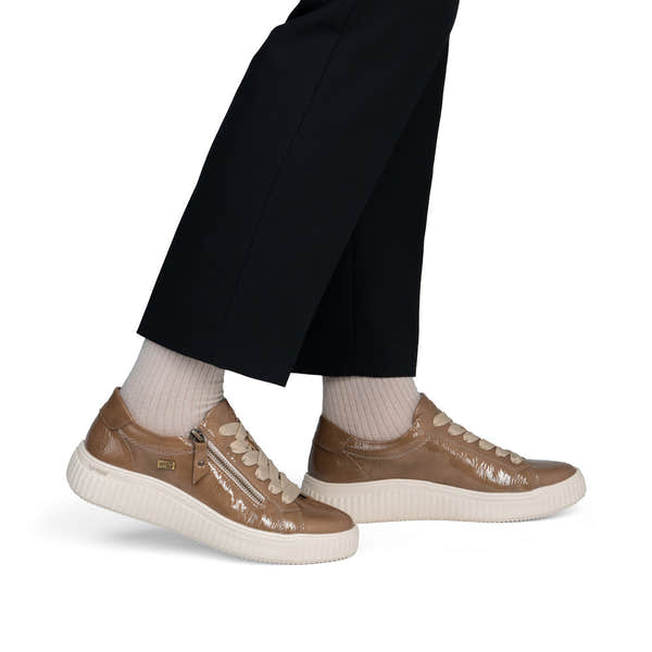 Remonte D3E07-64 women's wide brown water resistant vegan zip & lace shoes, on-foot lifestyle view.