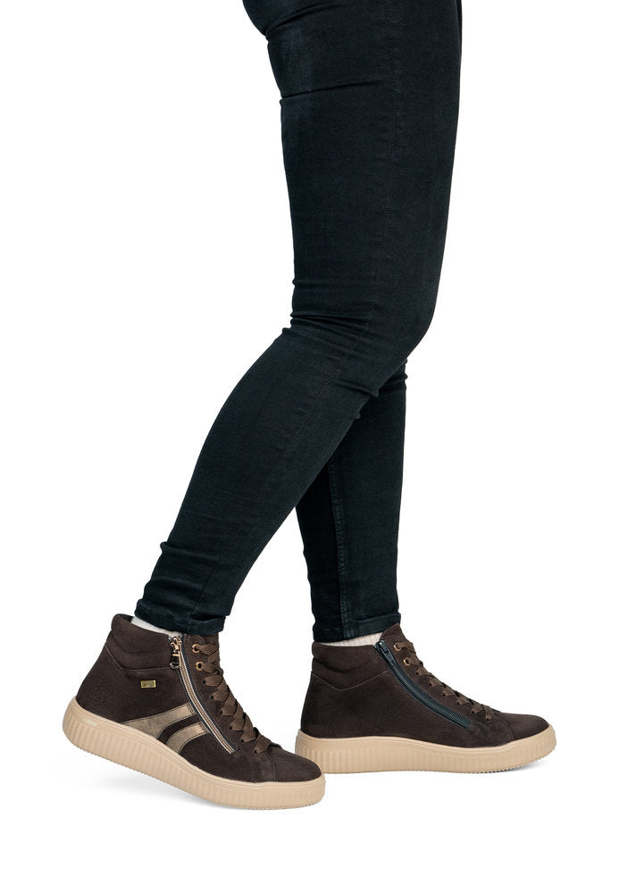 Remonte D3E70-25 women's wide brown leather water resistant zip & lace ankle boots, on-foot lifestyle view.