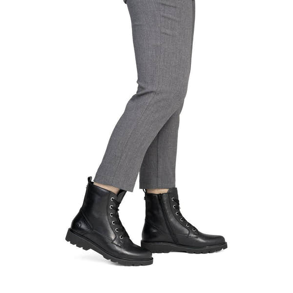 Remonte D3S71-00 women's wide black leather zip & lace ankle boots, on-foot lifestyle view.