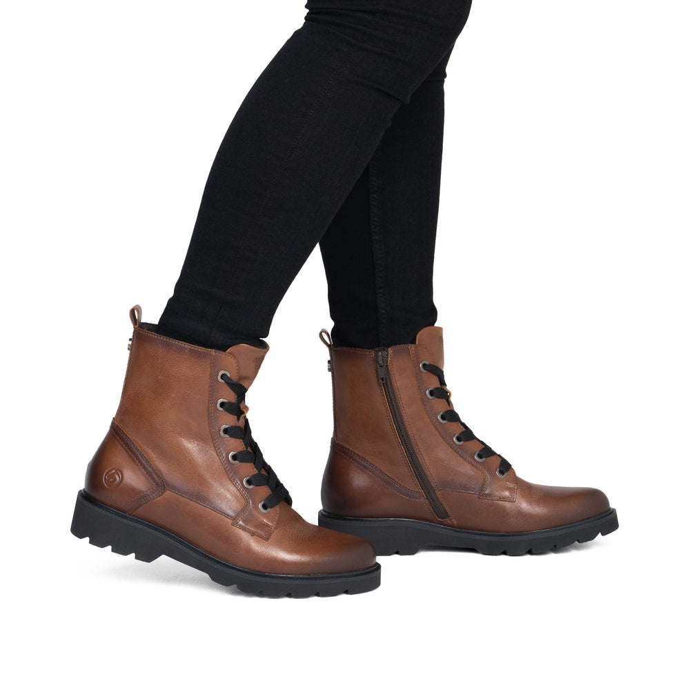 Remonte D3S71-24 women's wide brown leather zip & lace ankle boots, on-foot lifestyle view.