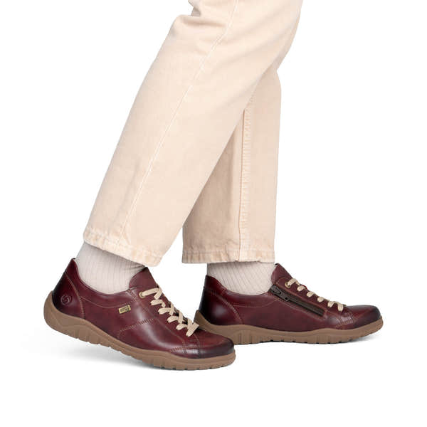 Remonte D3T00-35 women's wide red leather water resistant zip & lace shoes, on-foot lifestyle view.