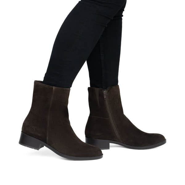 Remonte D3U73-25 women's wide brown suede side zip ankle boots, on-foot lifestyle view.