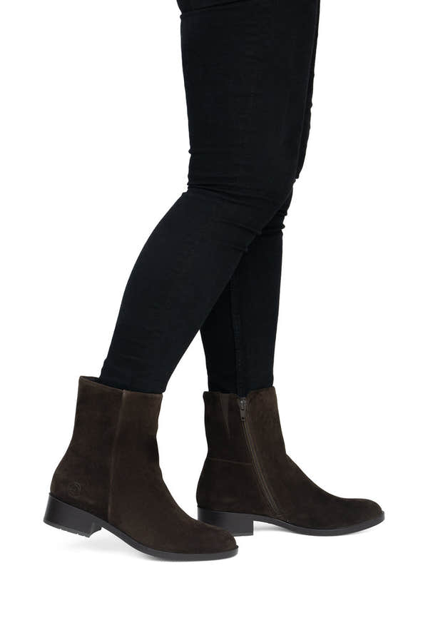 Remonte D3U73-25 women's wide brown suede side zip ankle boots, on-foot lifestyle view.
