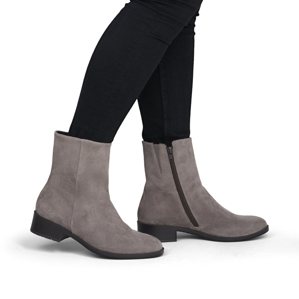 Remonte D3U73-42 women's wide grey suede side zip ankle boots, on-foot lifestyle view.