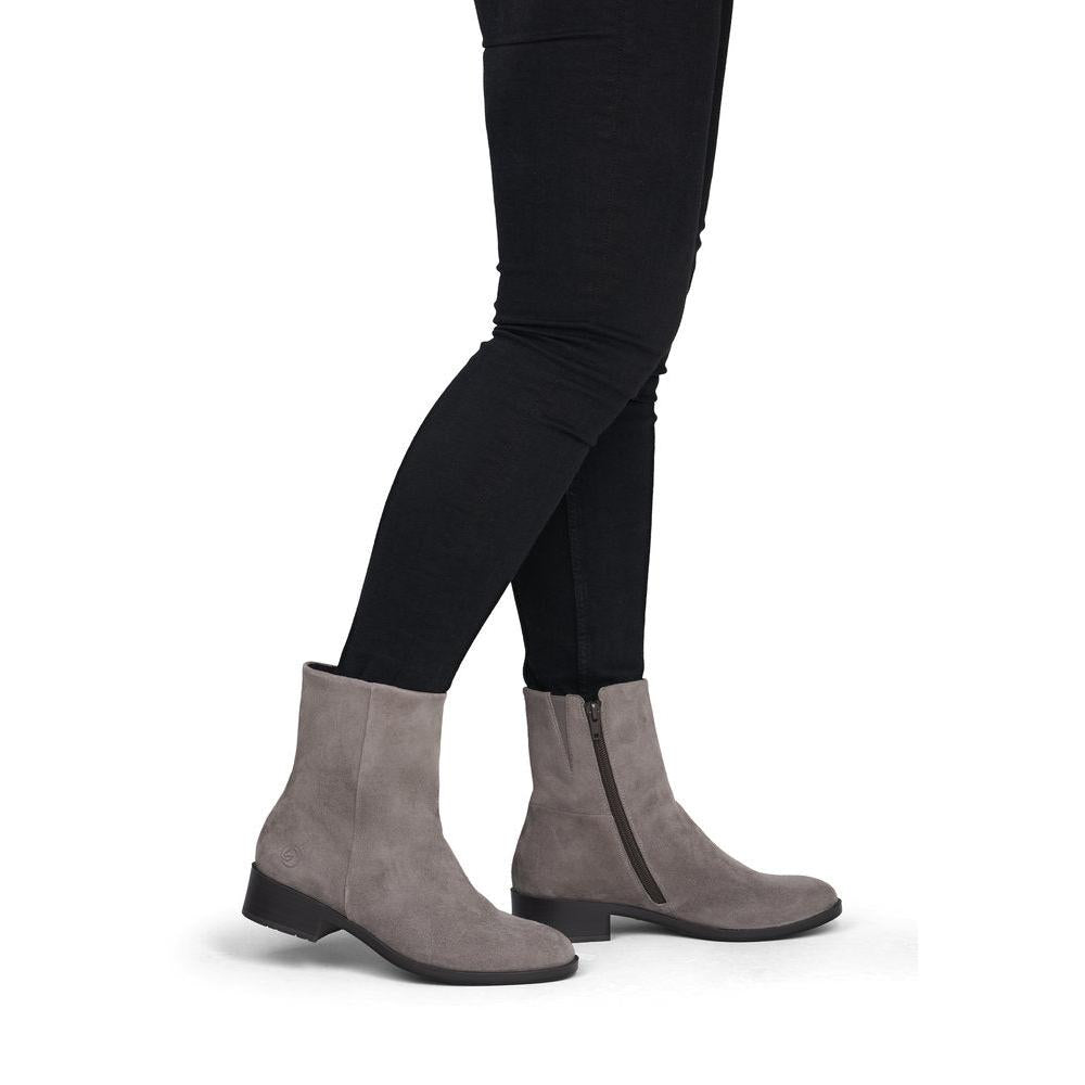 Remonte D3U73-42 women's wide grey suede side zip ankle boots, on-foot lifestyle view.