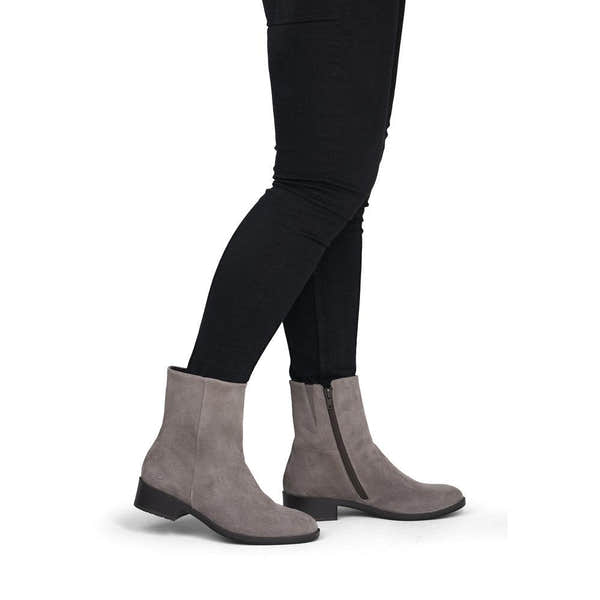 Remonte D3U73-42 women's wide grey suede side zip ankle boots, on-foot lifestyle view.