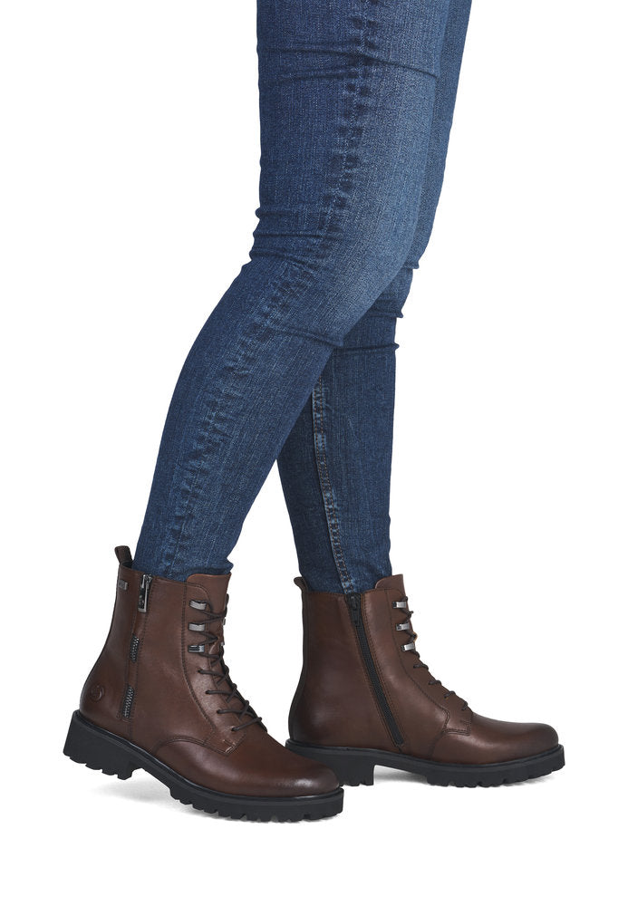 Remonte D8656-25 women's wide brown leather water resistant zip & lace ankle boots, on-foot lifestyle view.
