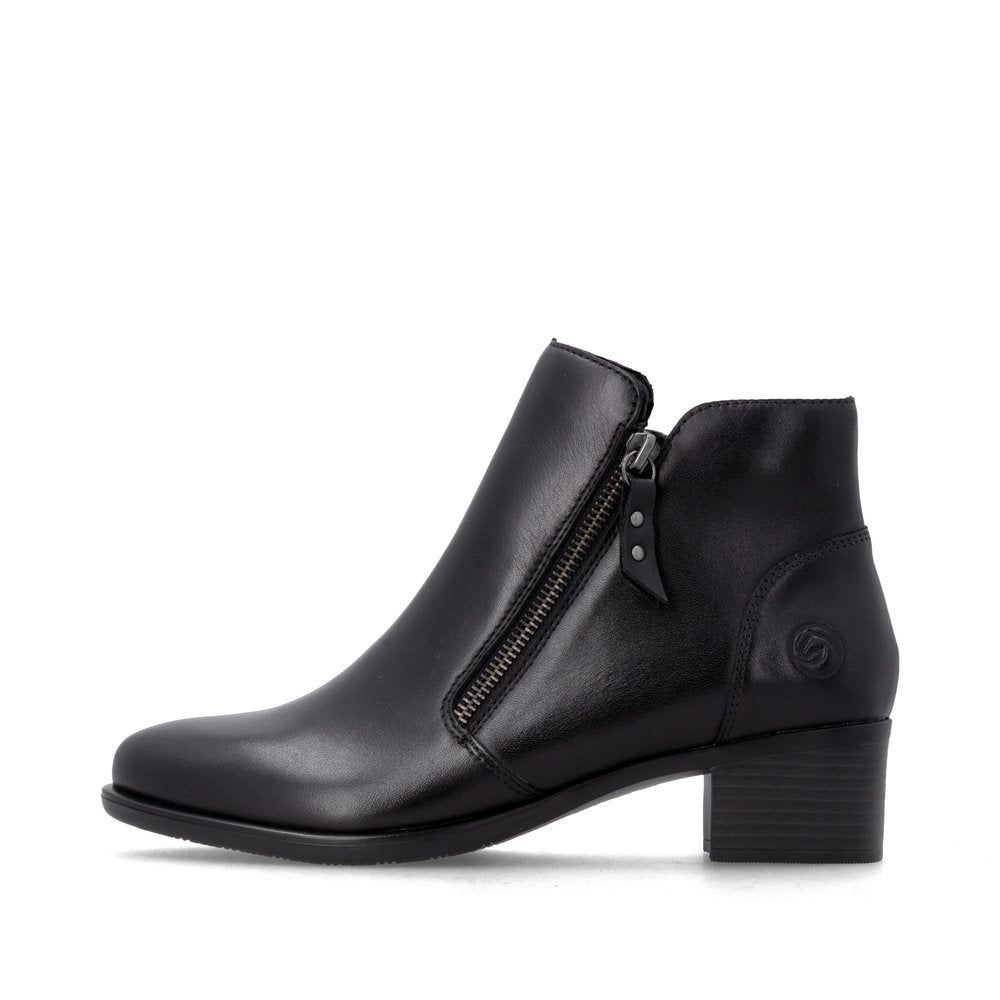 Remonte R5190-00 women's black leather side zip ankle boots, inner side view.