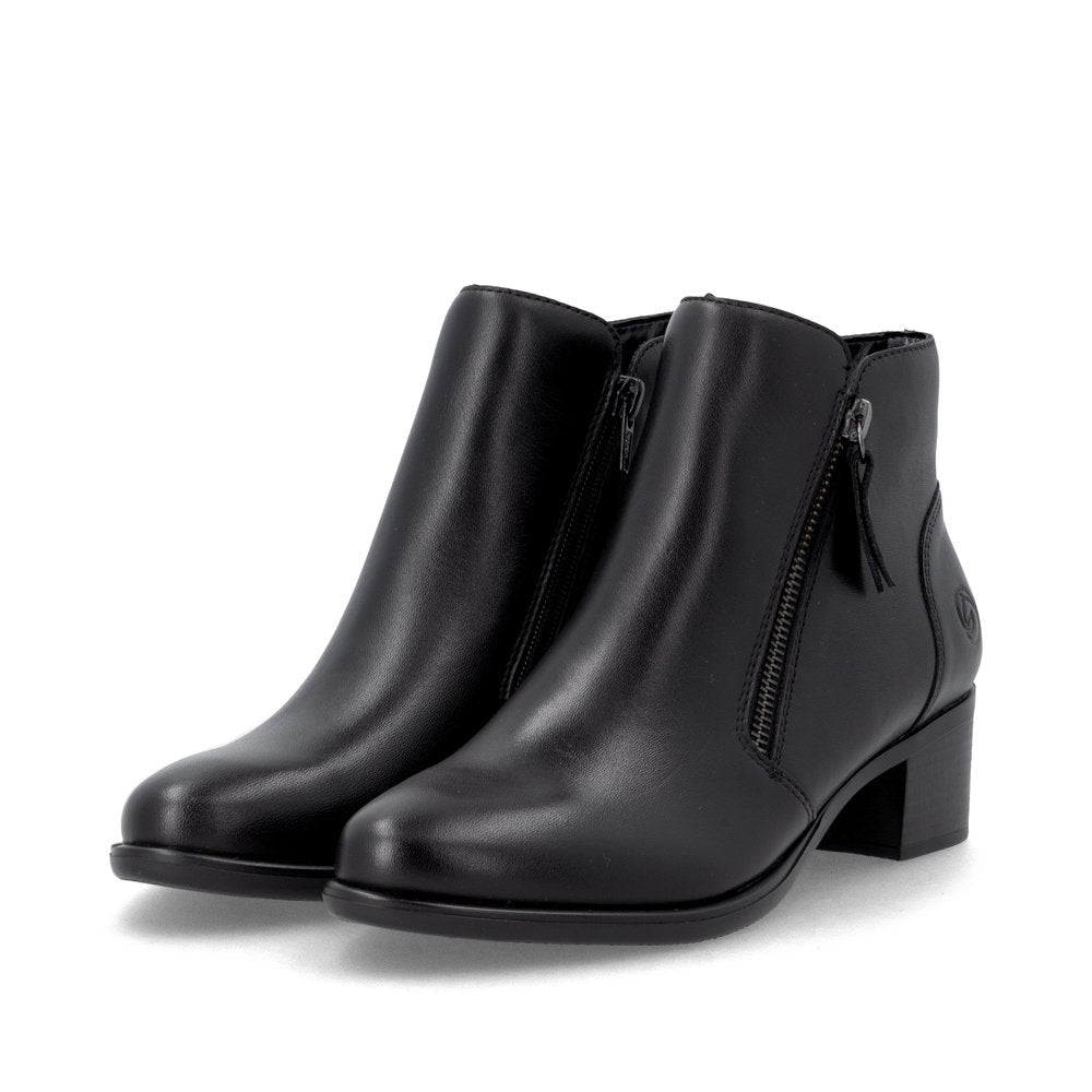 Remonte R5190-00 women's black leather side zip ankle boots, paired three-quarter view.