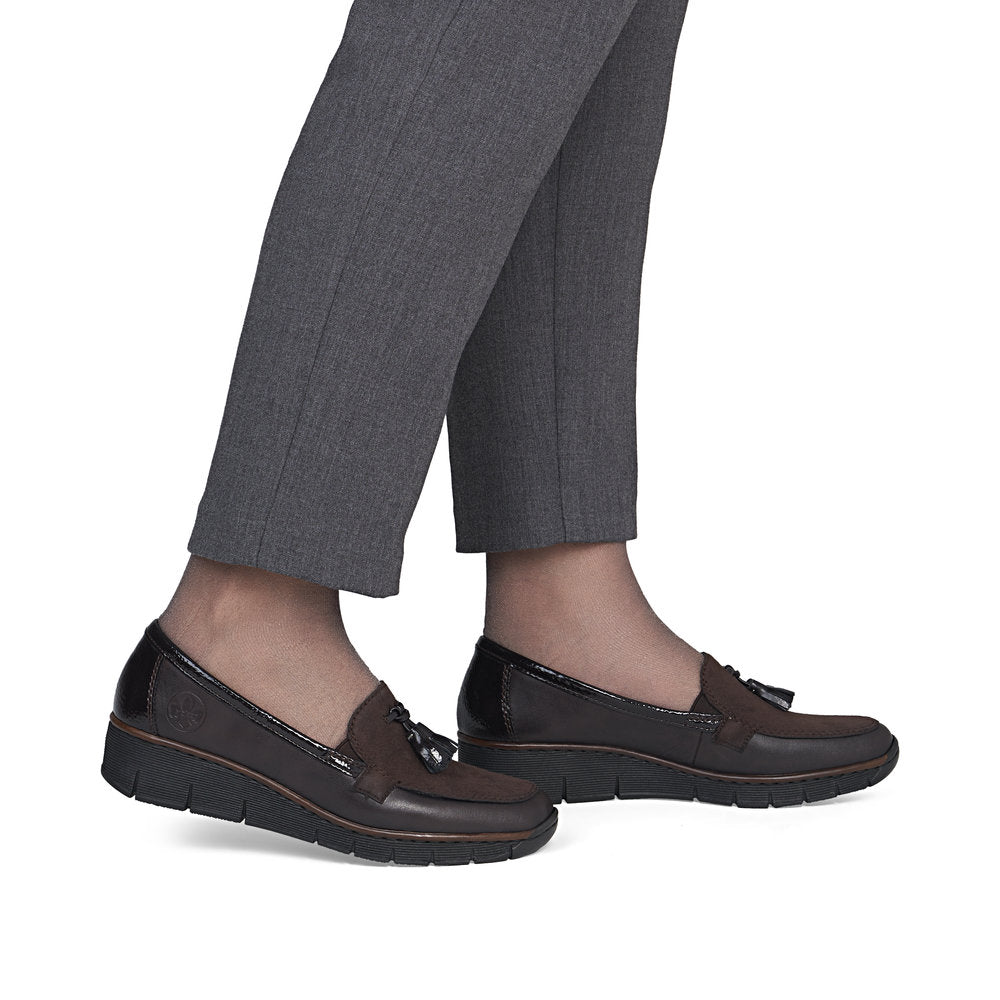 Rieker 53771-25 women's brown leather elasticated shoes, on-foot lifestyle view.