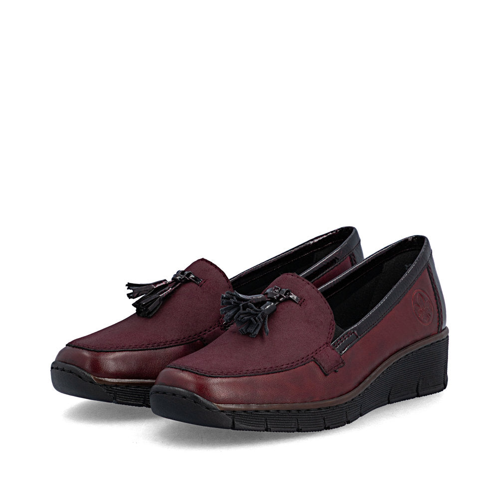 Rieker 53771-35 women's bordeaux leather elasticated shoes, paired three-quarter view.