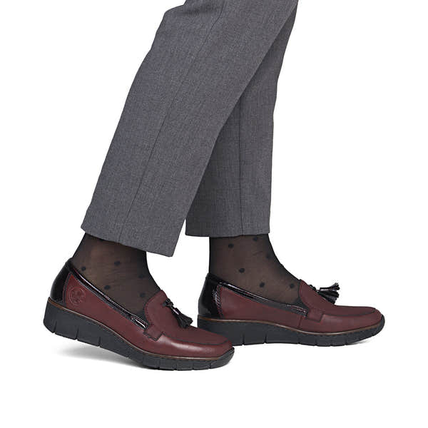 Rieker 53771-35 women's bordeaux leather elasticated shoes, on-foot lifestyle view.