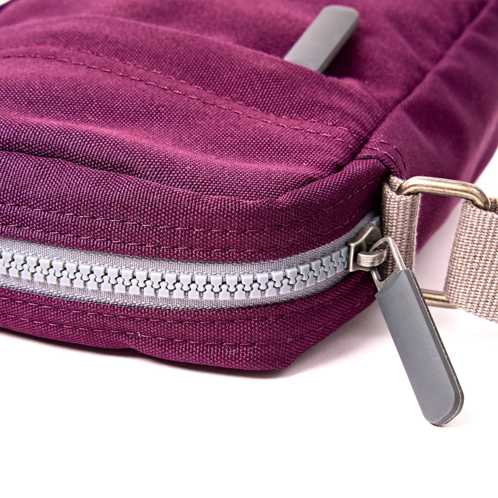 Roka Bond Cherry Lacquer Recycled Canvas One Size, zip detail.