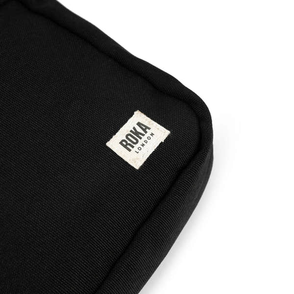 Roka Bond Recycled Canvas Ash, brand label detail.