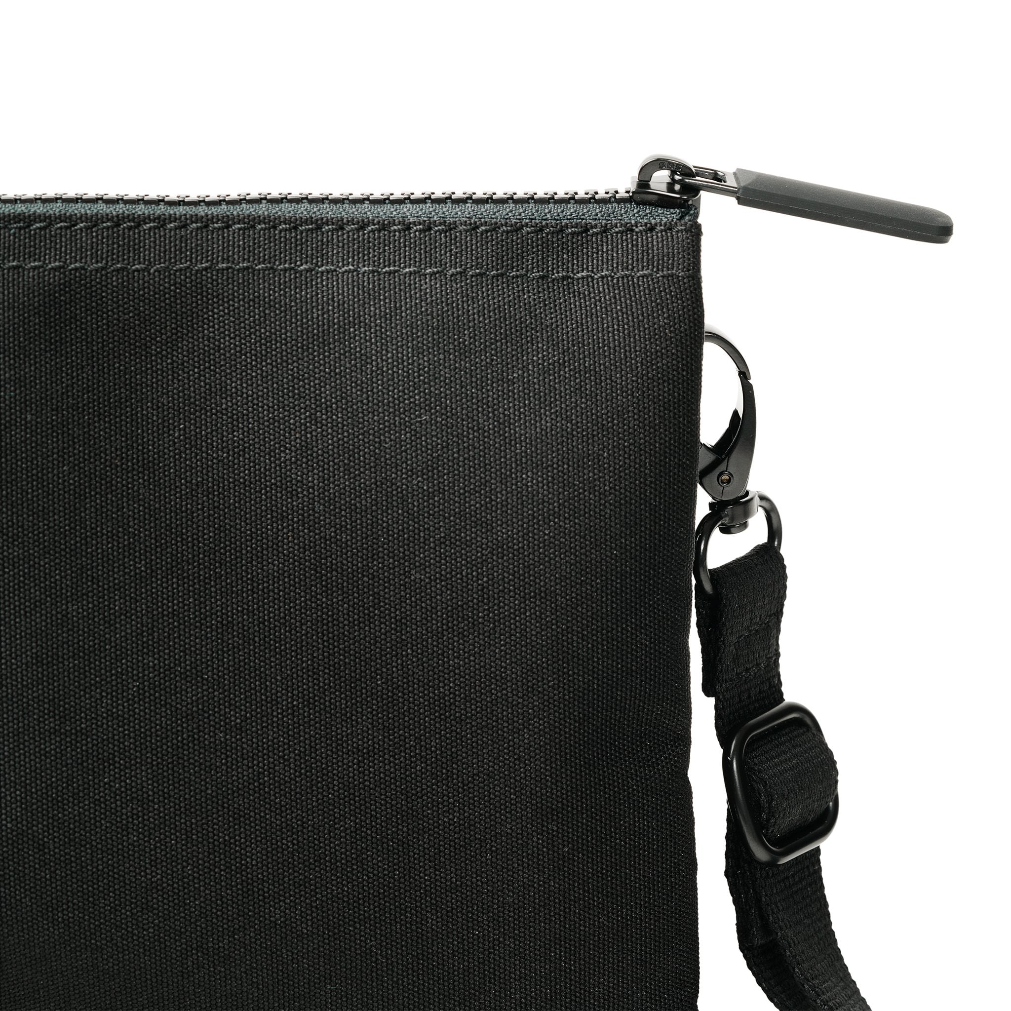 Roka Carnaby Crossbody XL All Black Recycled Canvas, strap detail.