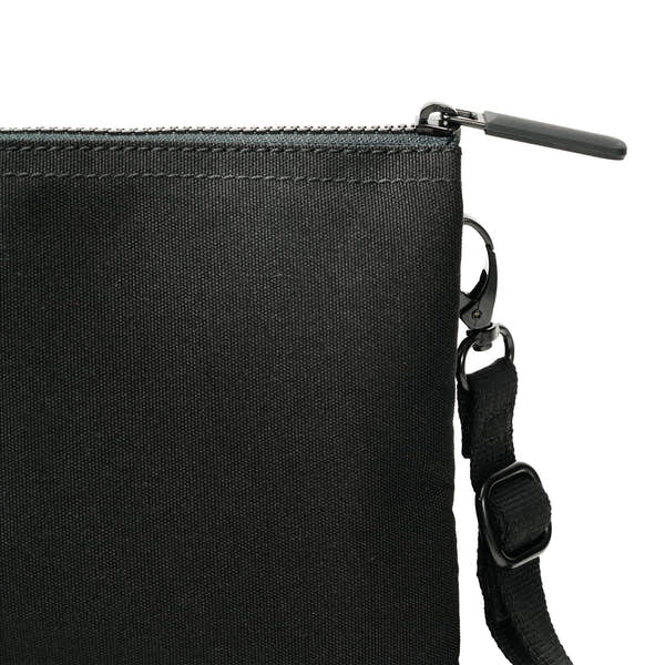 Roka Carnaby Crossbody XL All Black Recycled Canvas, strap detail.