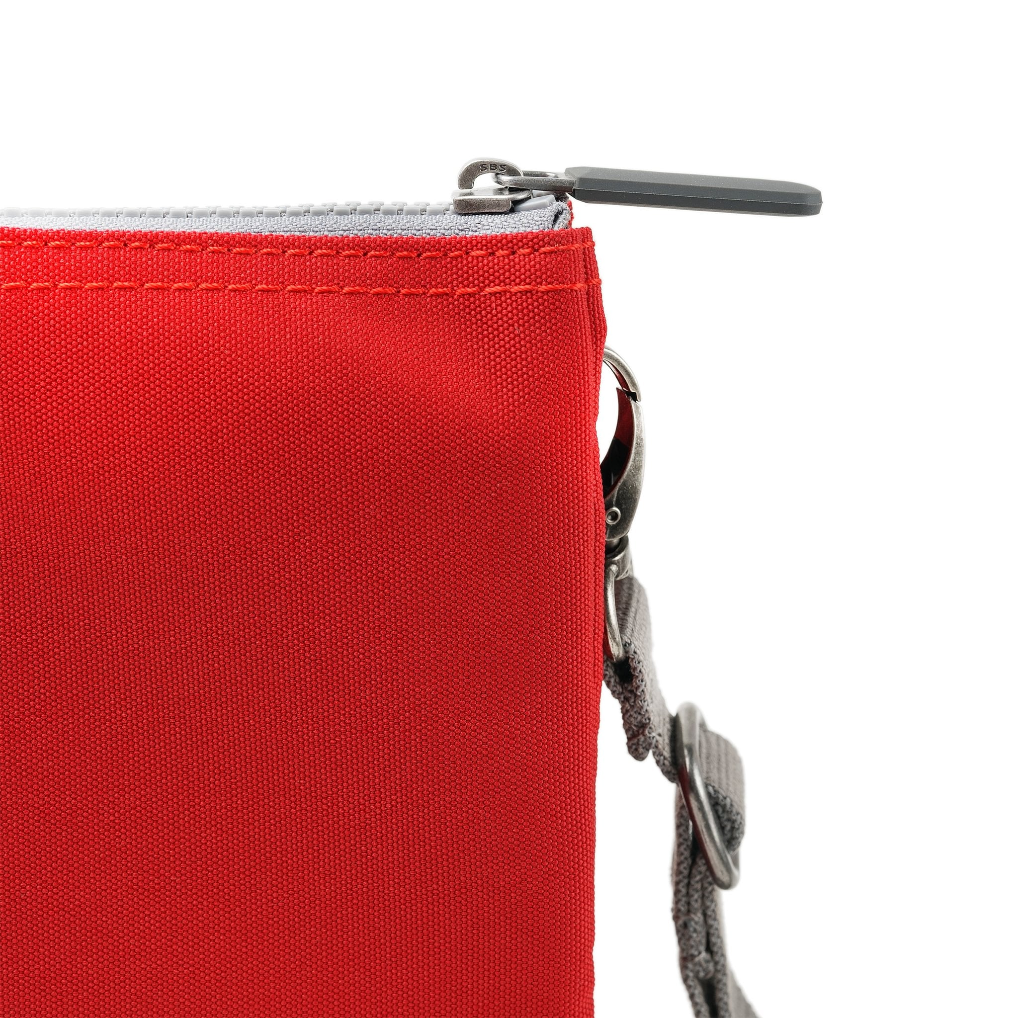 Roka Carnaby Crossbody XL Mars Red Recycled Canvas, zip detail.