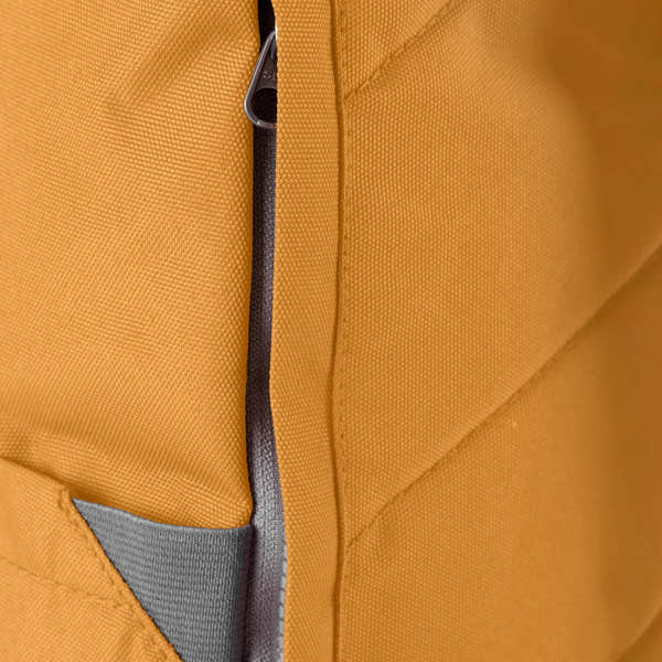 Roka Finchley A Flax Recycled Canvas, hardware detail.