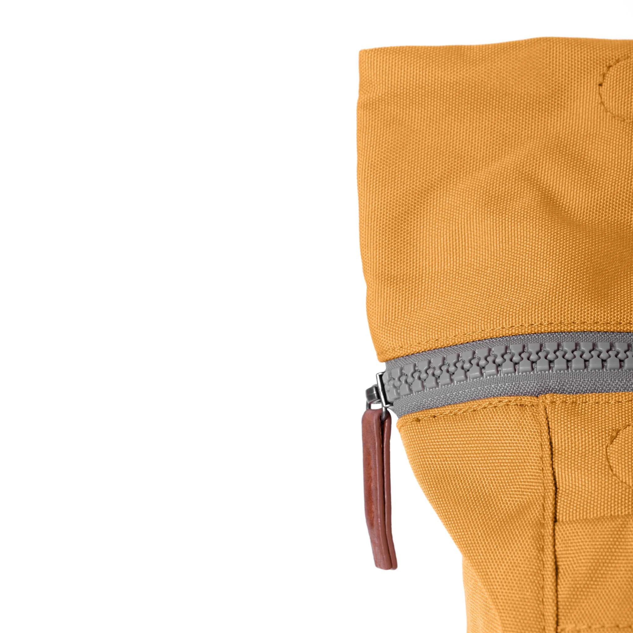 Roka Finchley A Flax Recycled Canvas, zip detail.