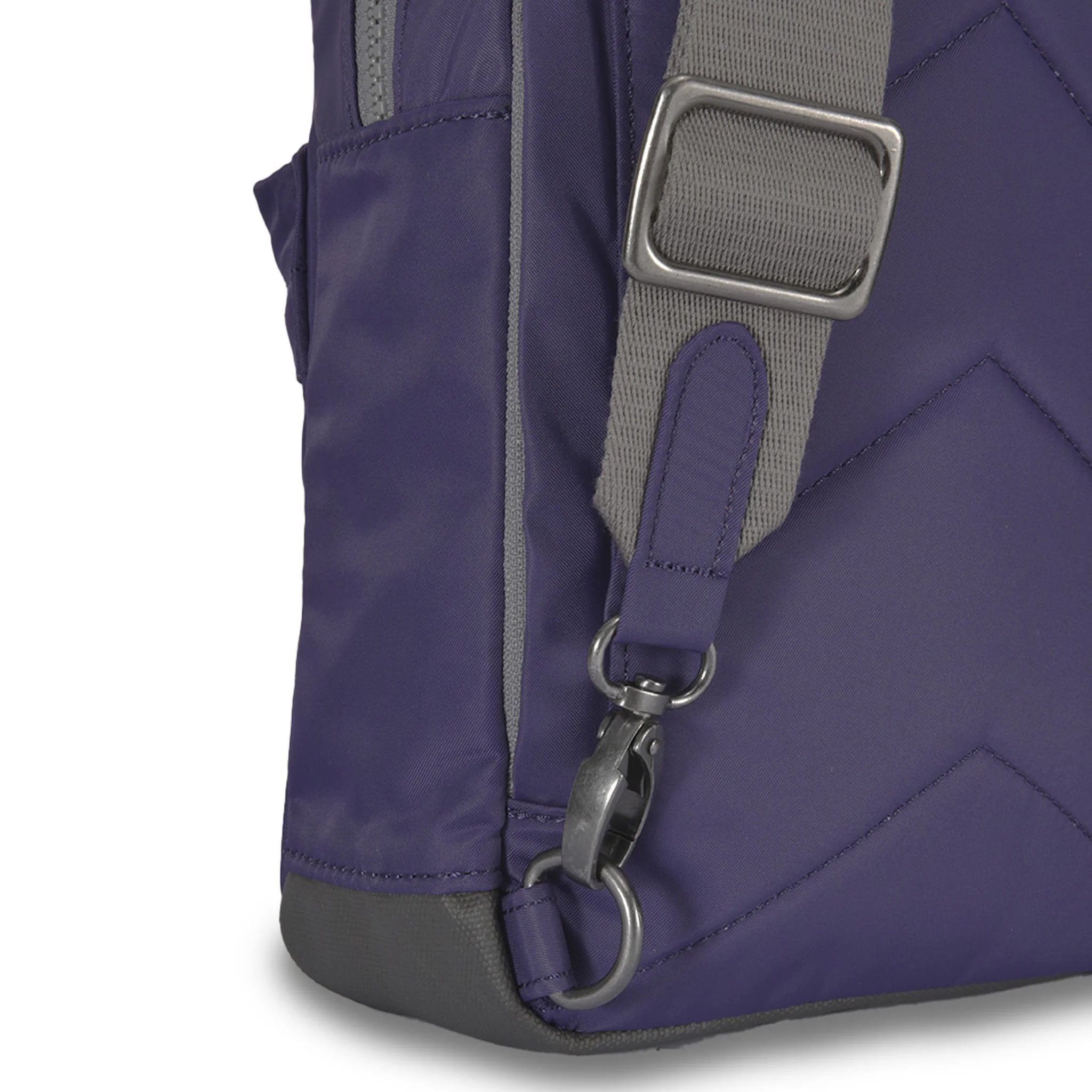 Roka Willesden B Mulberry Large Recycled Nylon, hardware detail.