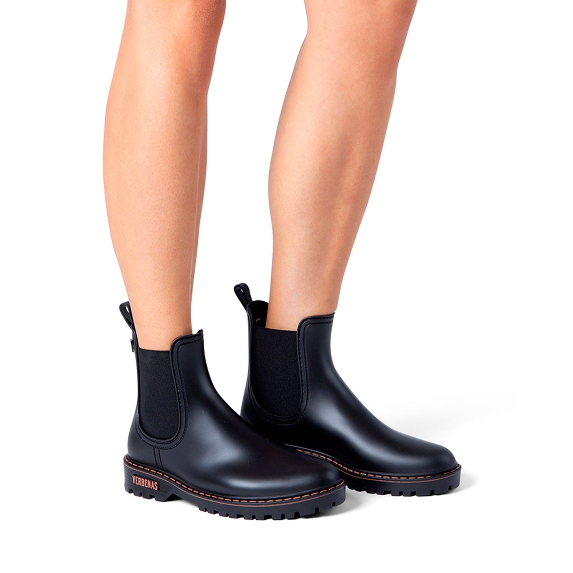 Verbenas Gaudi Countryside women's Black Waterproof Chelsea Boots, worn on foot.