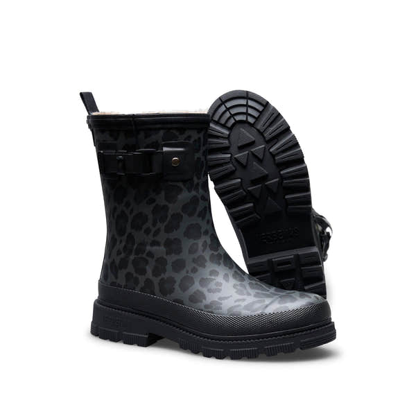 Verbenas Lina Fur Lined women's Black Leopard Print Waterproof Wellies, sole tread view.