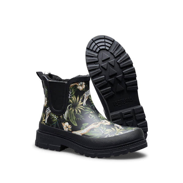 Verbenas Lua Fur Lined women's Black Jungle Print Waterproof Chelsea Boots, sole tread view.