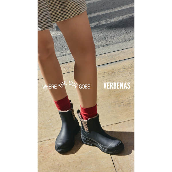 Verbenas Lua women's black waterproof Chelsea boots with leopard-print gussets worn on foot for AW26.