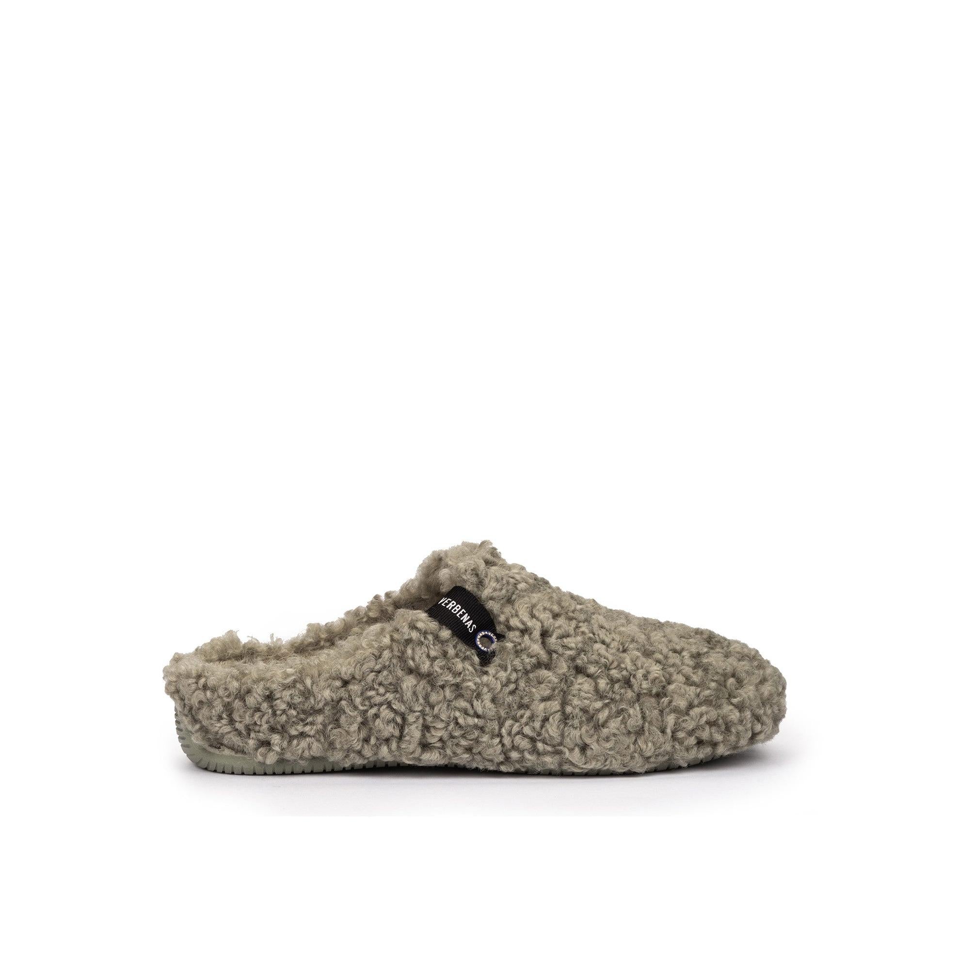 Verbenas York Curly women's Green Slippers, side view.