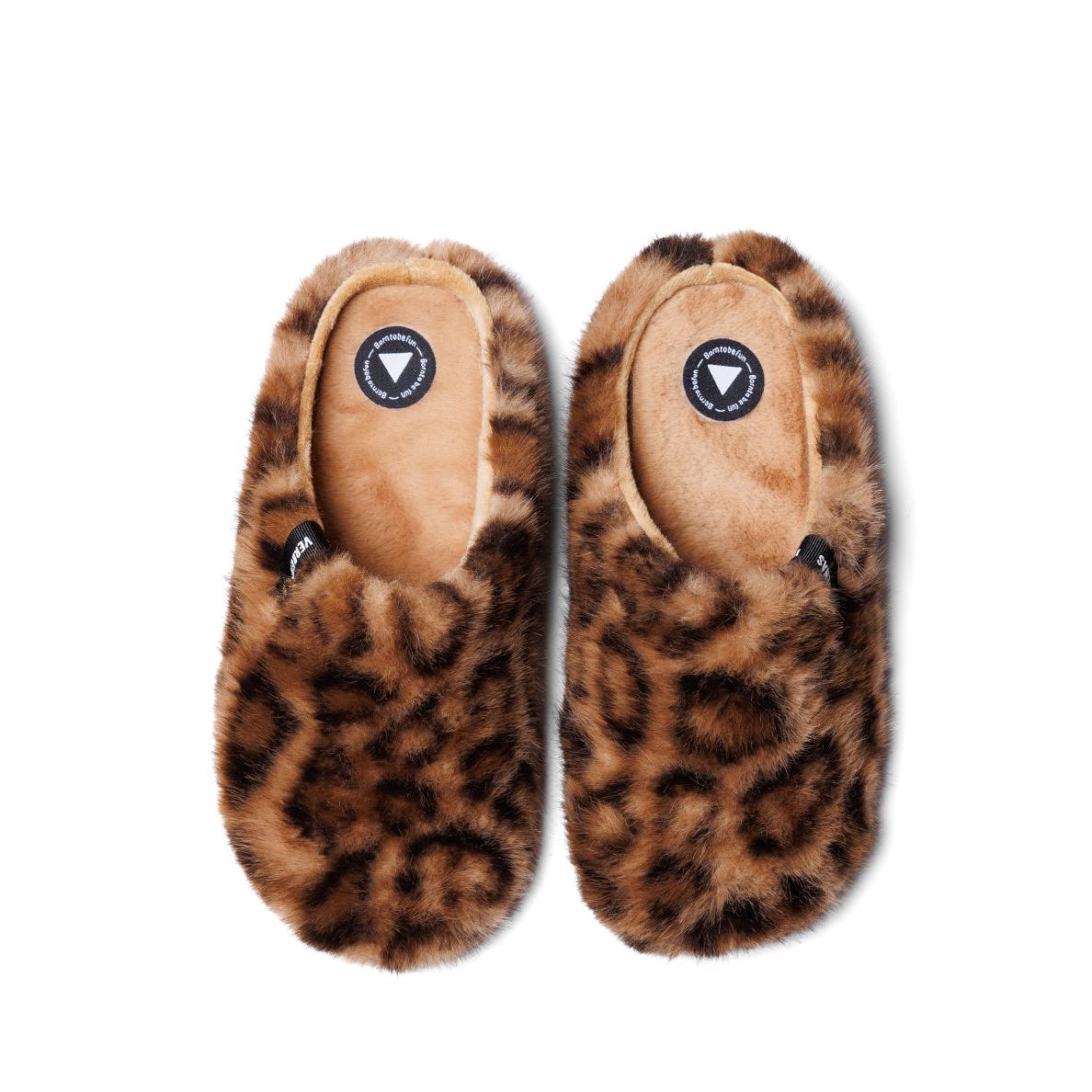 Verbenas York Feline women's Leopard Print Slippers, top view.