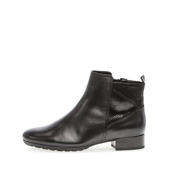 Gabor 52.716.67 Ladies Black Leather Ankle Boot
